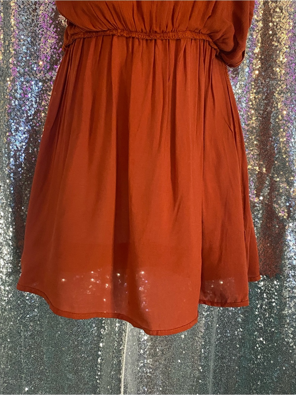 🍂✨ WILD MOSS RUST SMOCKED RUFFLE DRESS | SIZE MEDIUM ✨🍂 - Picture 5 of 9